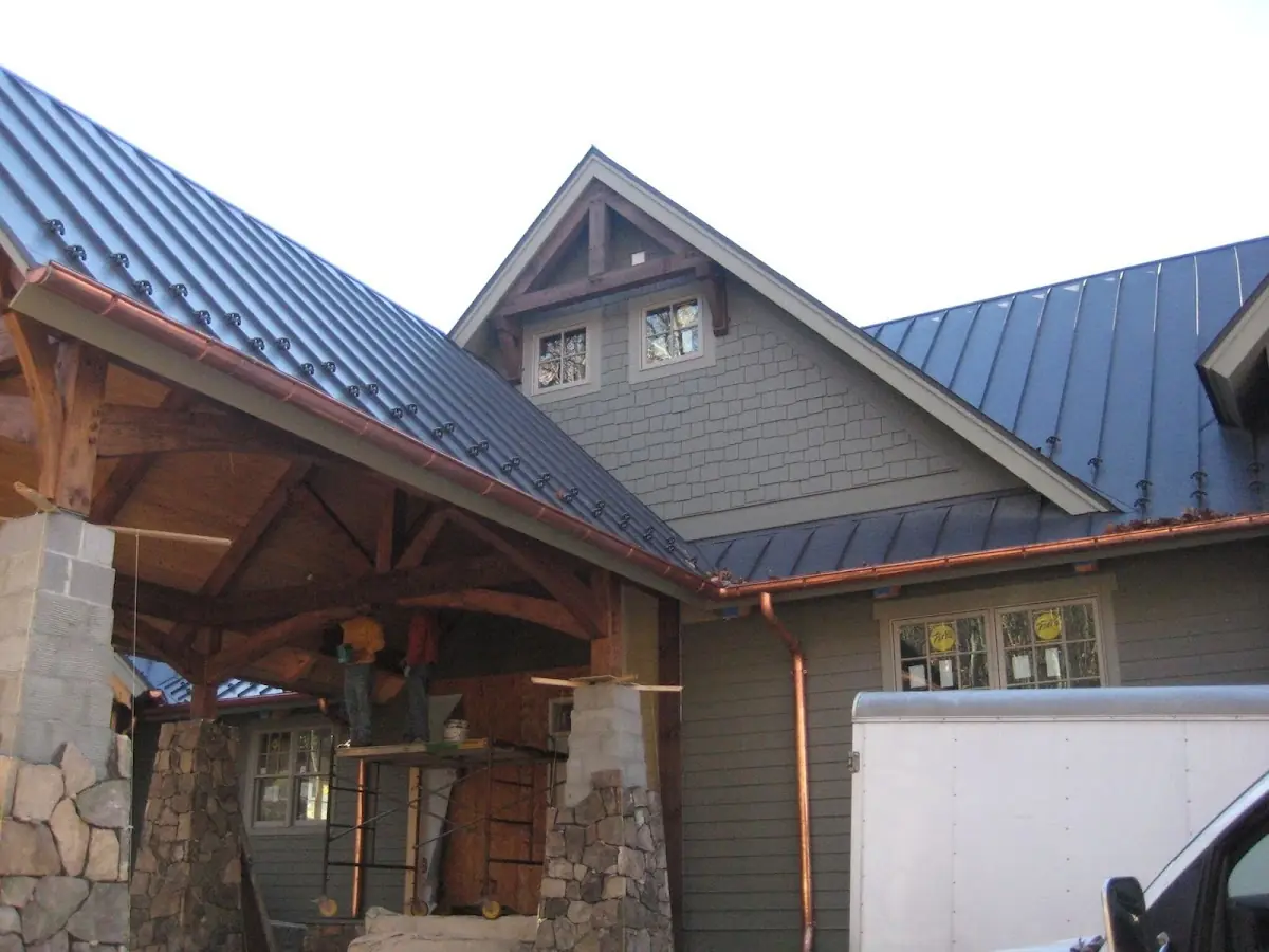Craftsman Roofing team delivering quality roofing work in Listonburg